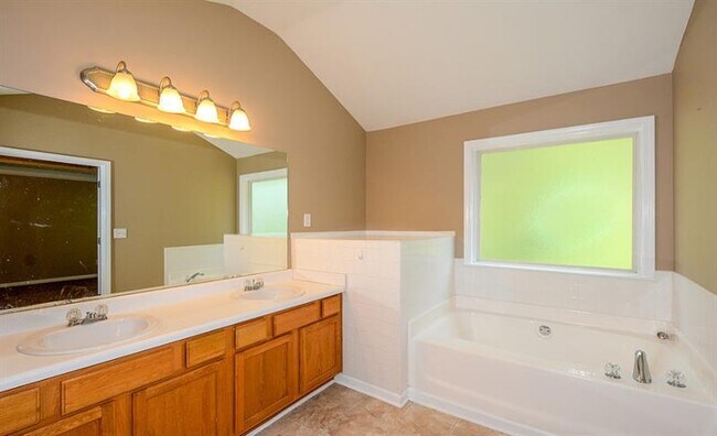 Building Photo - 4166 Round Stone Dr