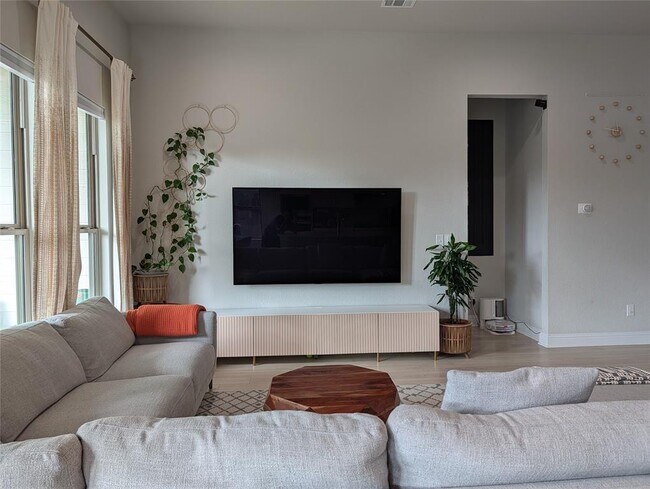 Building Photo - 125 Whistling Willow Dr