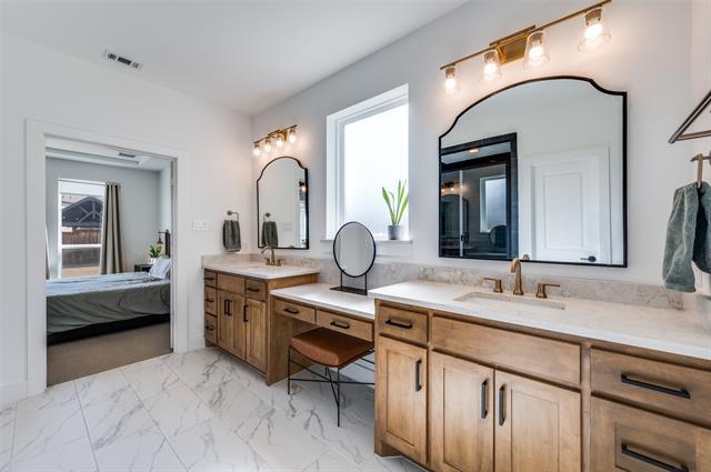 Building Photo - 8433 Colburn