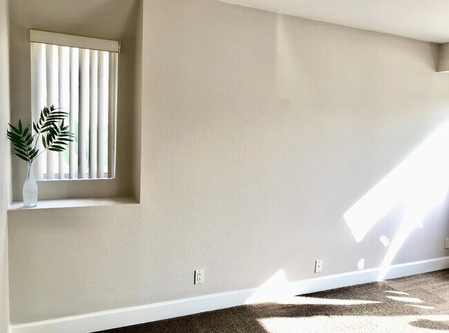 Building Photo - 3110 Via Alicante