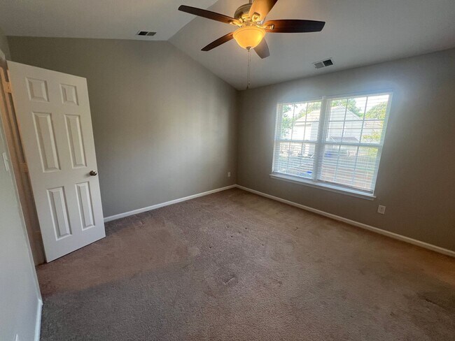 Building Photo - 5018 Huntclub Chase