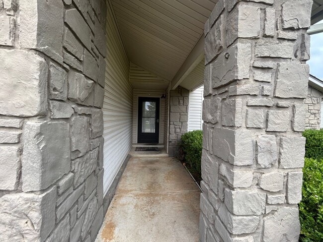 Building Photo - South Tulsa gem!