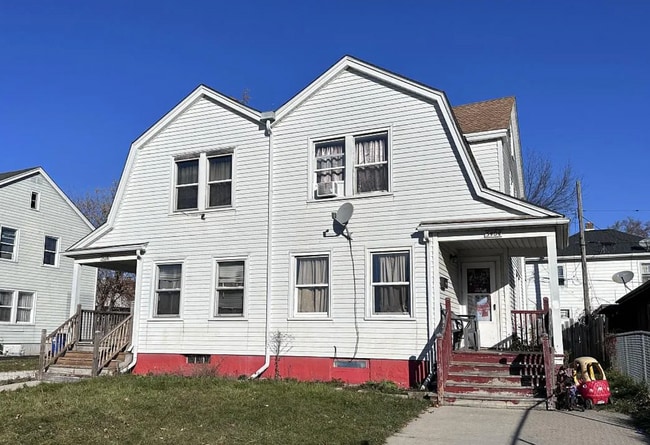 Building Photo - 3404-3406 Victory Ave