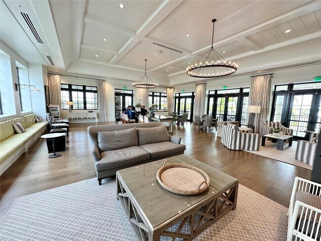 Building Photo - 1694 Hoot Owl Holw