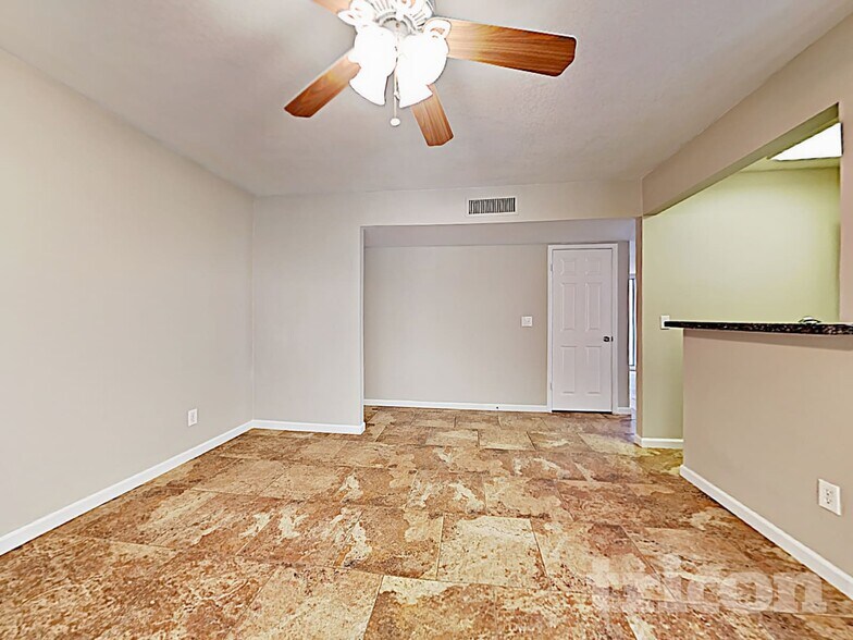 Building Photo - 6317 W Desert Hills Dr