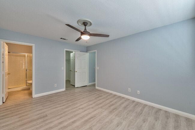 Building Photo - 7736 Allerton Ave