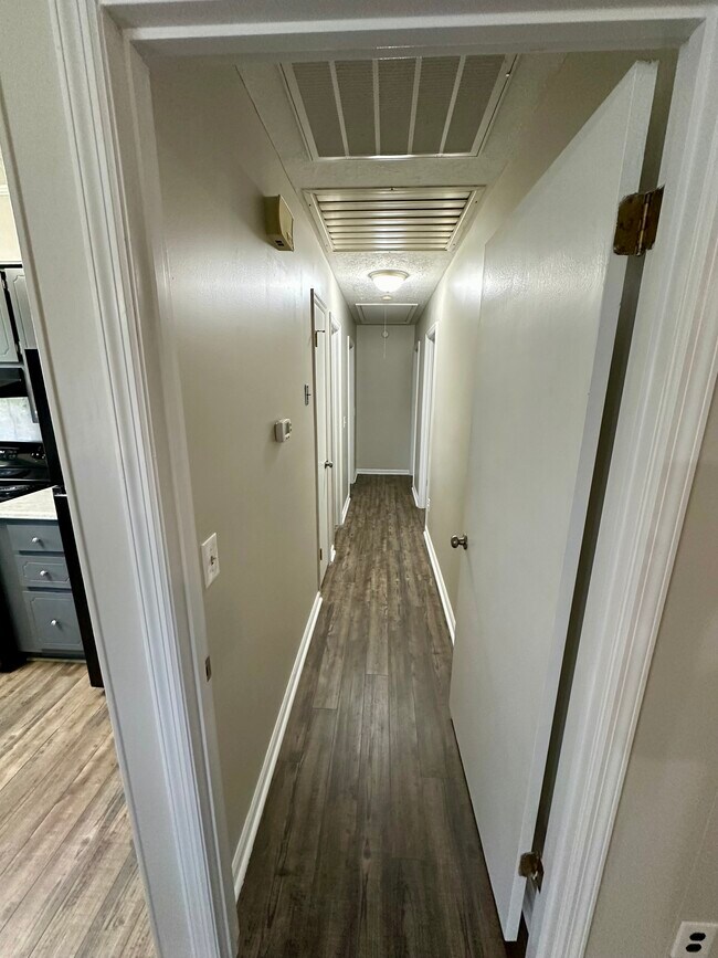 Building Photo - 2075 Harden Chapel Rd