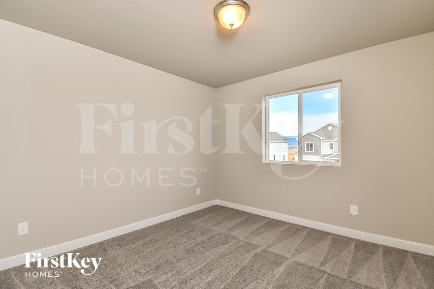 Building Photo - 10189 Luneth Dr