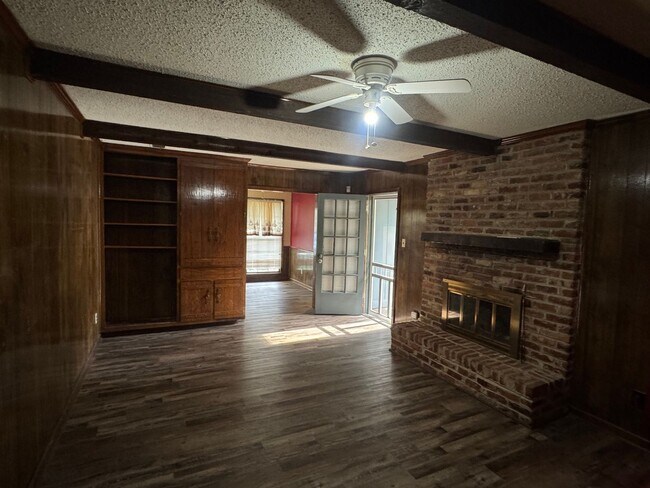 Building Photo - 3324 Cross Creek Dr