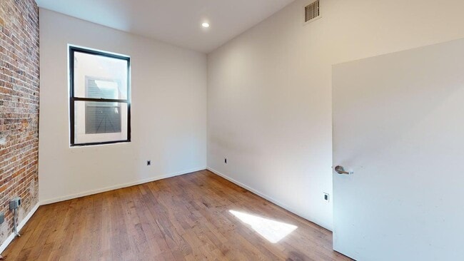 Building Photo - 91 Halsey Street