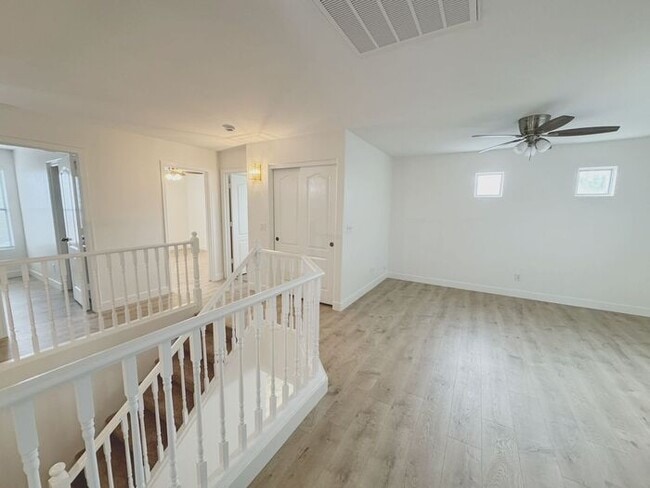 Building Photo - MOVE IN SPECIALS!! 15 DAYS RENT FREE!! Wonderful large, 4 br 2.5 ba family home in Johnson Ranch