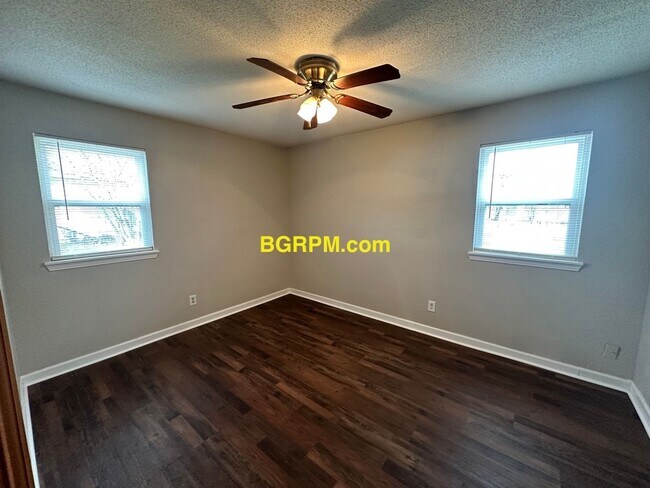 Building Photo - 6 Waterfront Dr