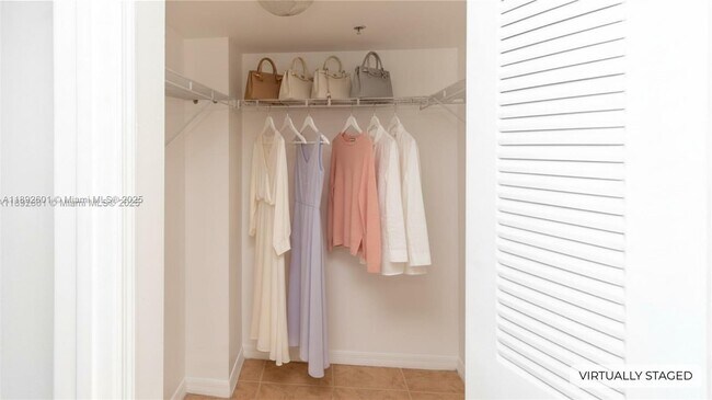 Building Photo - 102 SW 6th Ave