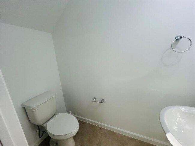 Building Photo - 4292 Longwood Lake Sq