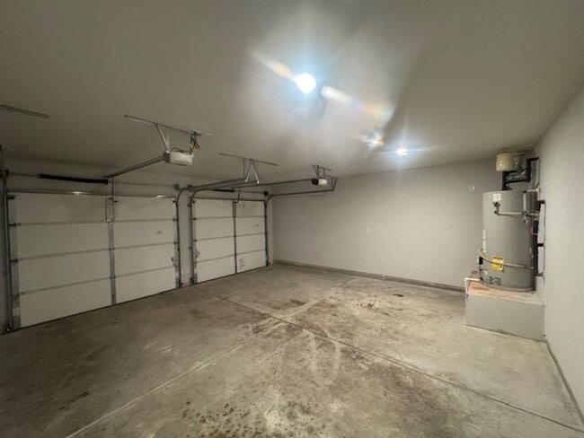 Building Photo - 705 Windstream Dr