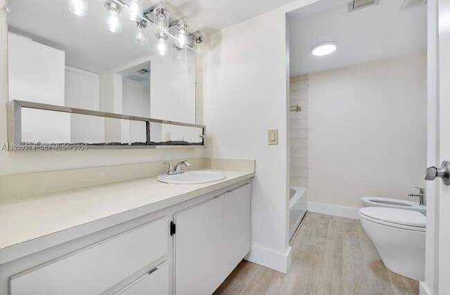 Building Photo - 995 SW 84th Ave