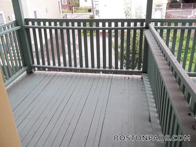 Building Photo - 122 Columbia St