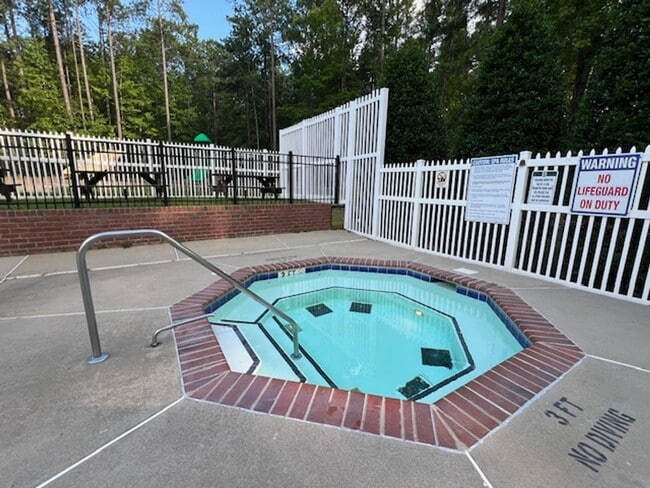 Building Photo - 108 Pine Hawk Dr