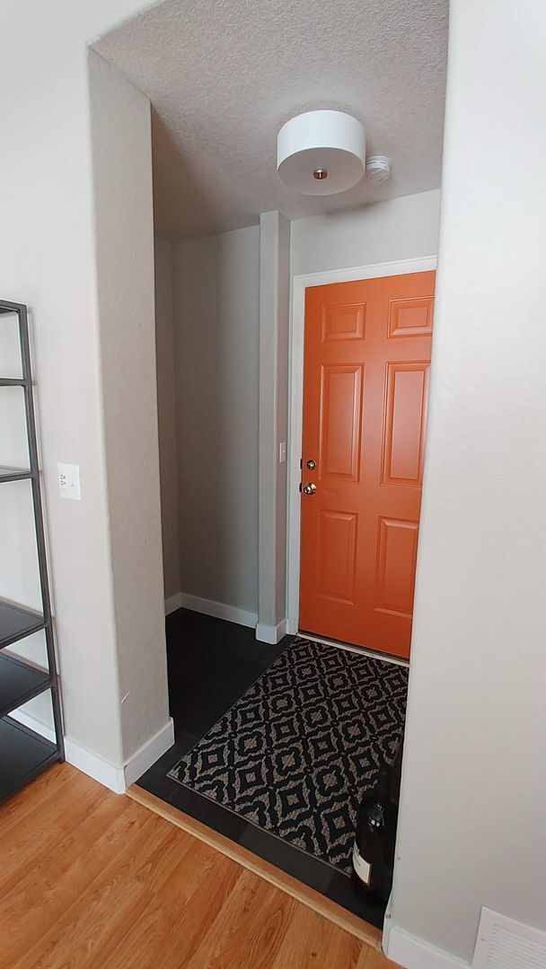 Building Photo - Beautiful 3 Bedroom Home Available ASAP!