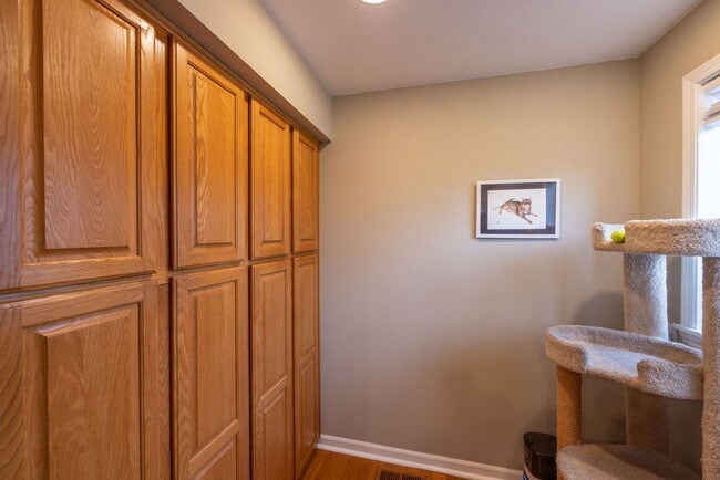 Building Photo - Two bedroom + Bonus room in Vancouver - View