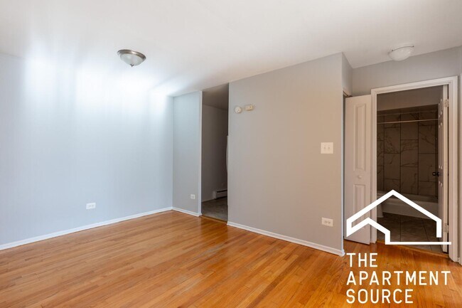 Building Photo - 1515 W Morse Ave