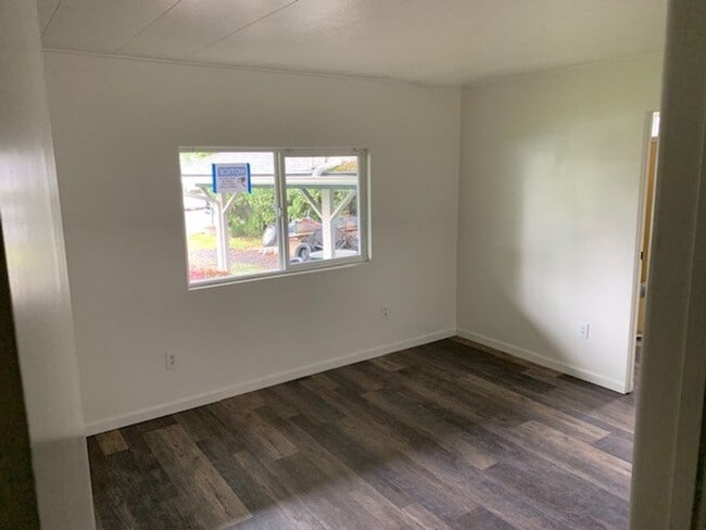 Building Photo - Great single Level home!