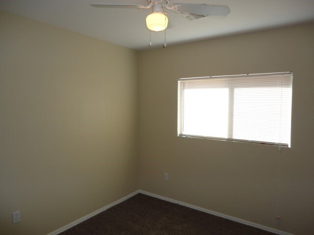 Building Photo - 1030 S Clancy Circle