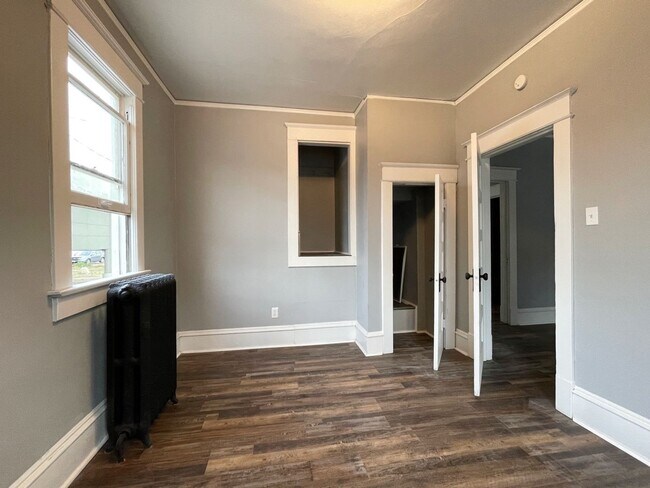 Building Photo - 3016 7th Ave N