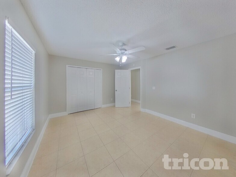 Building Photo - 9808 Red Clover Ave