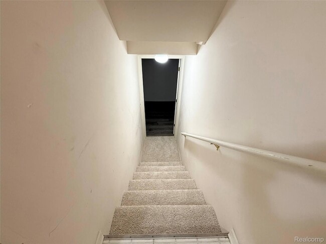 Building Photo - 29419 Glen Oaks Blvd E