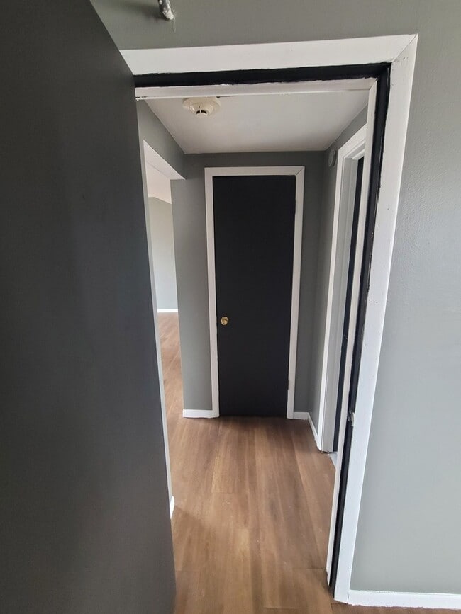 Building Photo - 14521 Richmond Ave