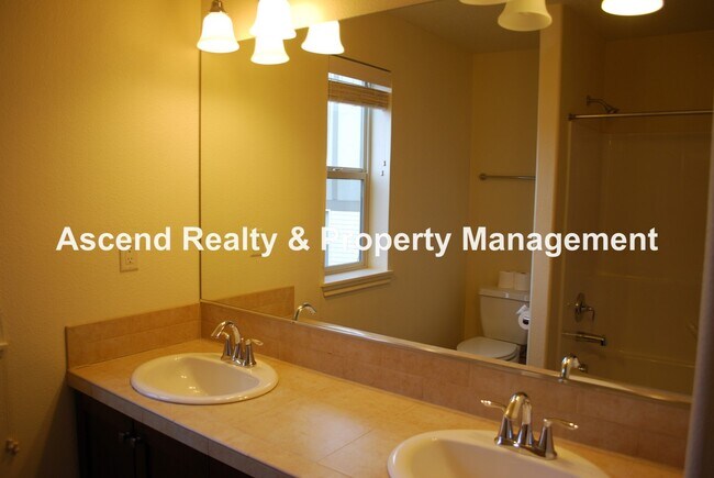 Building Photo - Bethany 4 Bed + Bonus Next to Springville Gourmet Kitchen Bed & Full Bath on Main