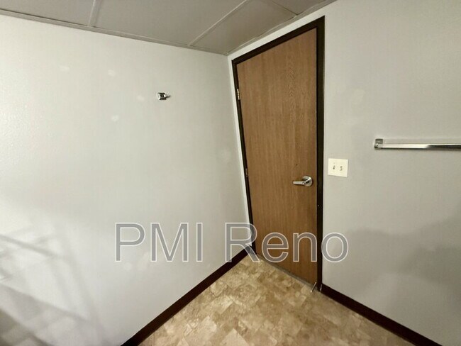 Building Photo - 1600 I St