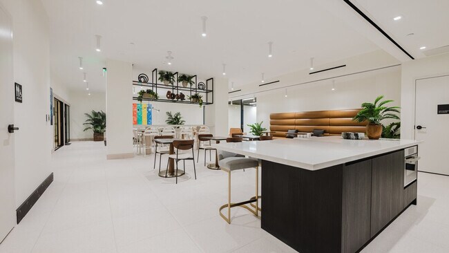 Building Photo - 350 N Miami Ave