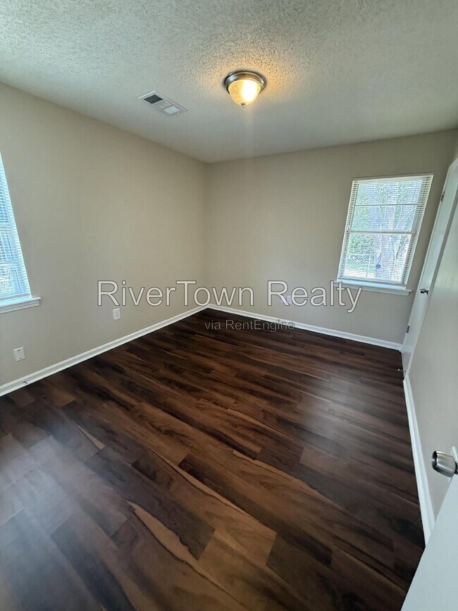 Building Photo - 3236 Sweet Springs Dr