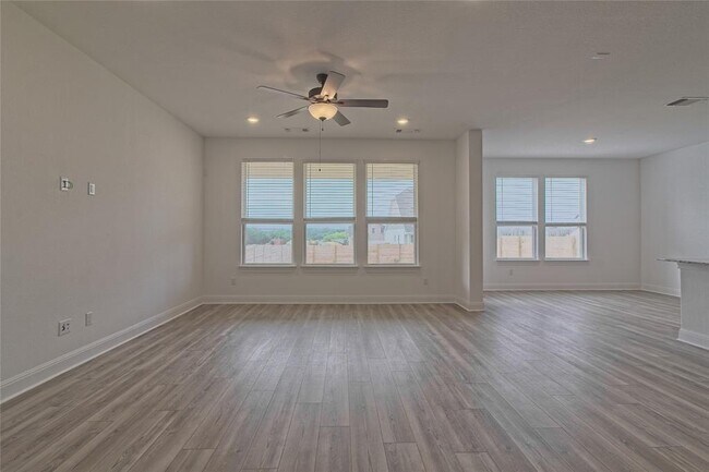 Building Photo - 212 Turnbuckle Bnd