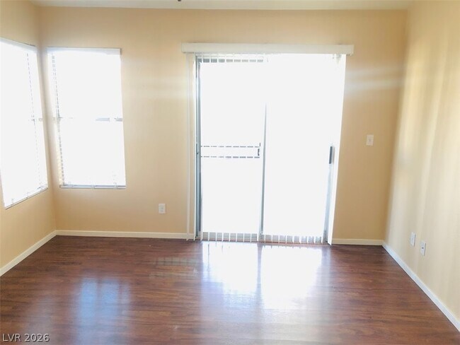 Building Photo - 4836 Minturn Ave