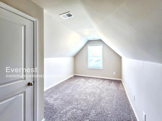 Building Photo - 116 Culver St