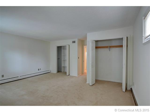 Building Photo - 5 Talcott Ridge Rd