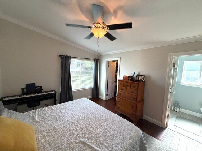 Building Photo - 9756 Greensboro Cir
