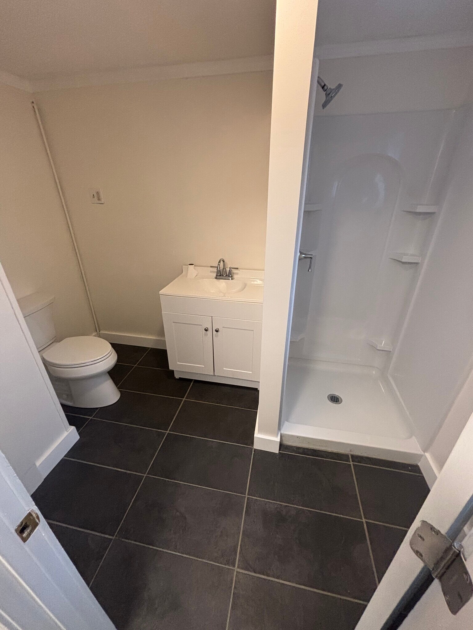 Building Photo - 37 Cash St