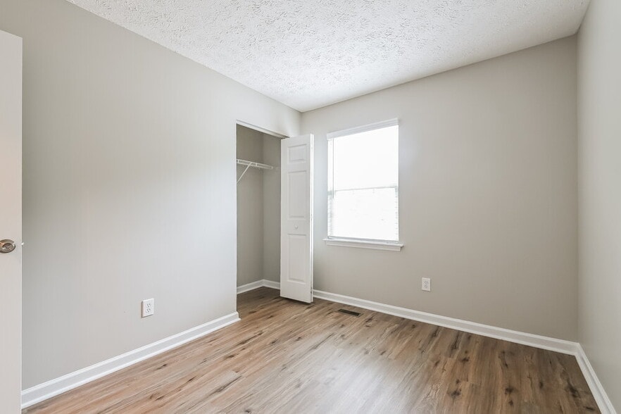 Building Photo - 3000 Basswood Dr