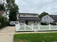 Building Photo - 899 Bowling Green Dr