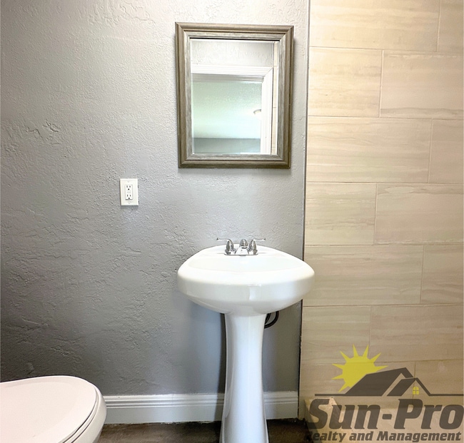 Building Photo - 723 Madison Ave