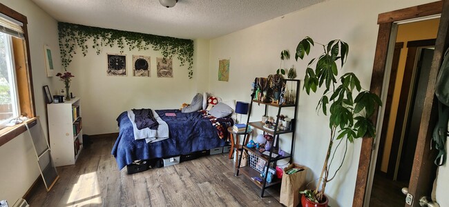 Building Photo - 420 N 19th Ave