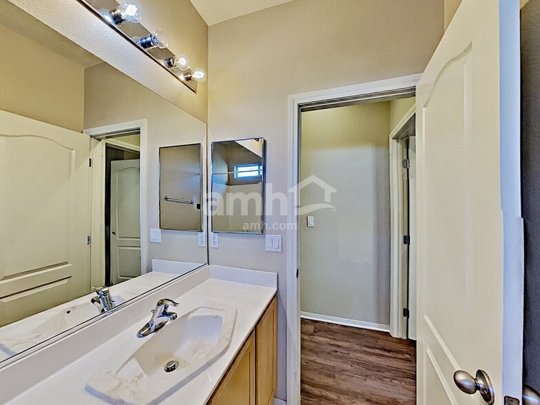 Building Photo - 212 Purple Passion Ave