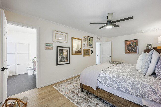 Building Photo - 8133 N 16th Dr