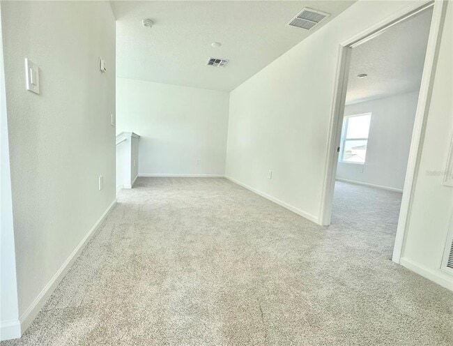 Building Photo - 3783 NE 30th Ter