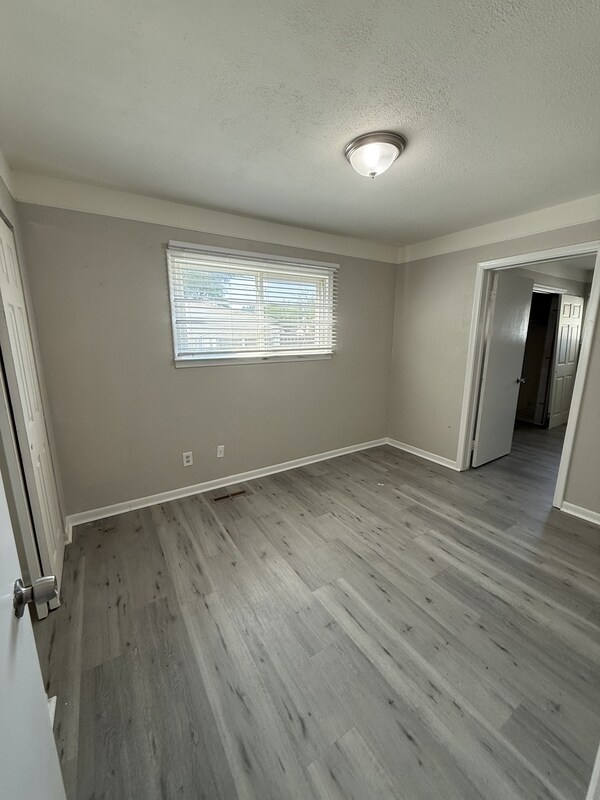 Building Photo - 4712 Weddel St