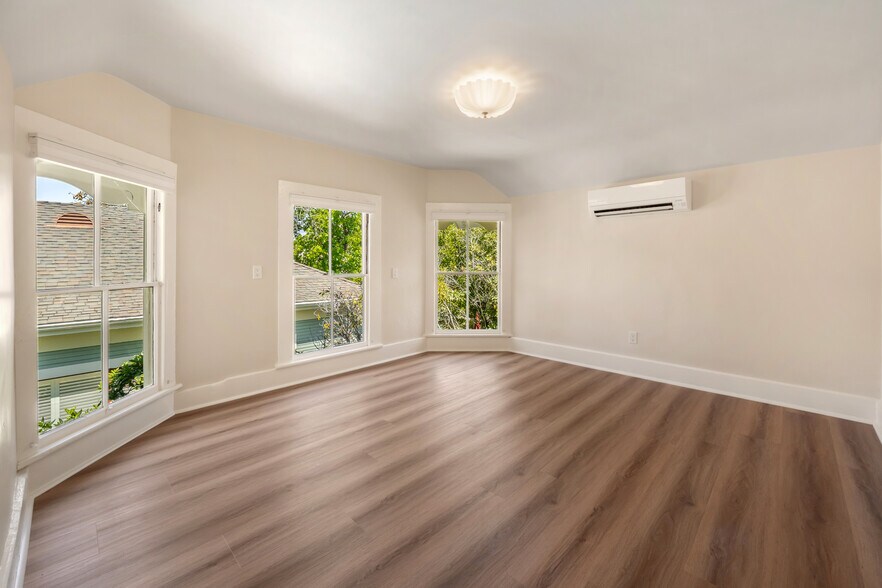 Building Photo - 532 Brinkerhoff Ave